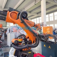 KR 60-3 6-osiowy używany robot Kuka ze sprzętem do zgrzewania punktowego