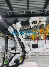 Robot pakujący Hyundai HP160 uzbrojony w robota o ładowności 160 kg i zasięgu 3128 z chwytakiem chińskiej marki