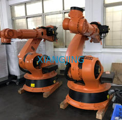Używany robot KR 210 R2700 EXTRA Używany robot Kuka do pobierania i umieszczania dużej ilości zapasów