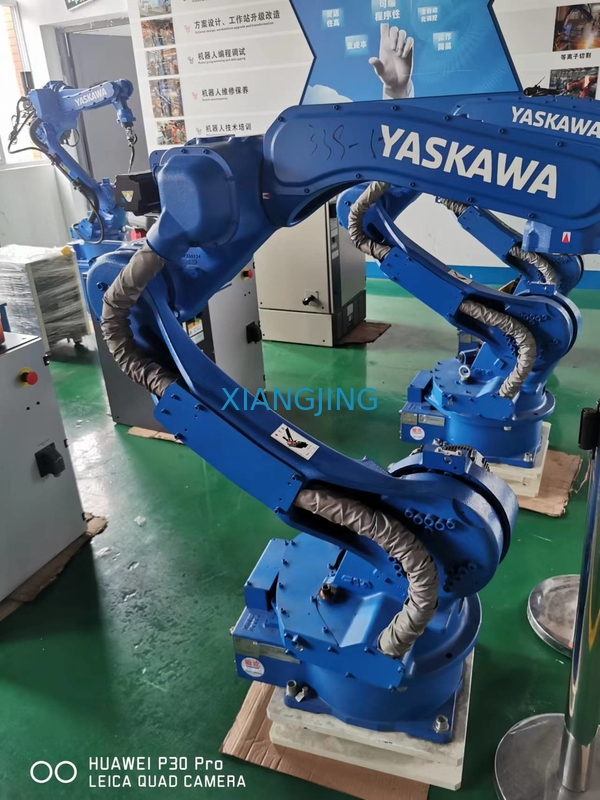 Używany 6-osiowy automatyczny robot spawalniczy Yaskawa AR1440 oraz szybki i dokładny robot do spawania łukowego z kontrolerem robota YRC1000