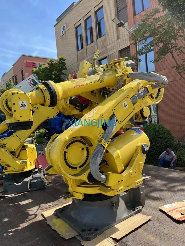 Pakowanie 6-osiowy używany robot przemysłowy z ręcznym manipulatorem ramienia robota Ładunek 12 kg