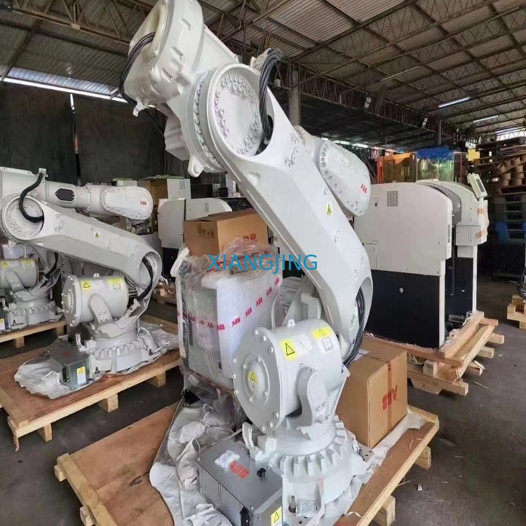 6700-205/2.8 Przemysłowy używany robot ABB 205 kg Ładowność z zawieszką do nauki w szafce