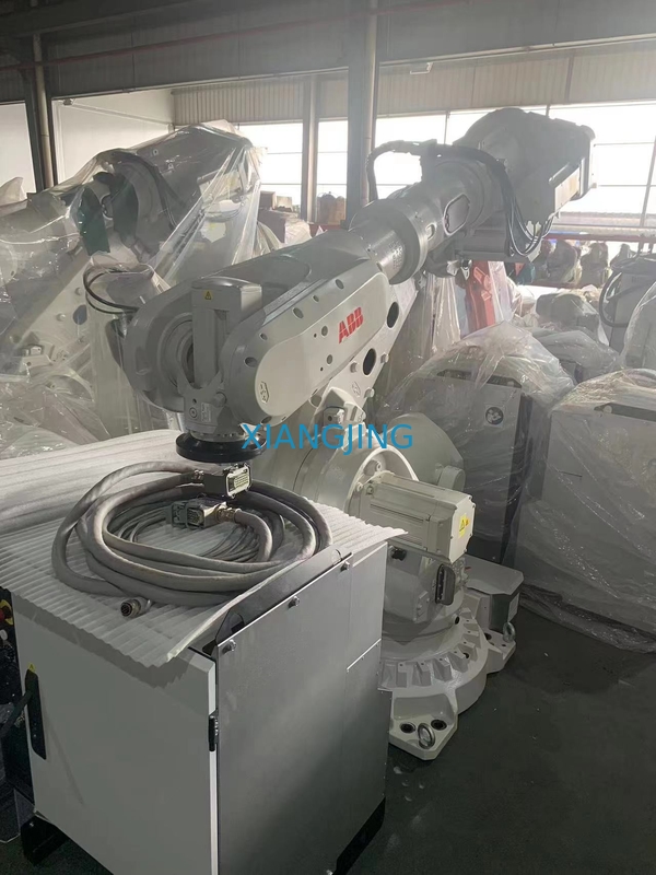Używany robot ABB 6700-15R5/2.85 z obudową do nauki wisiorek używany robot ABB