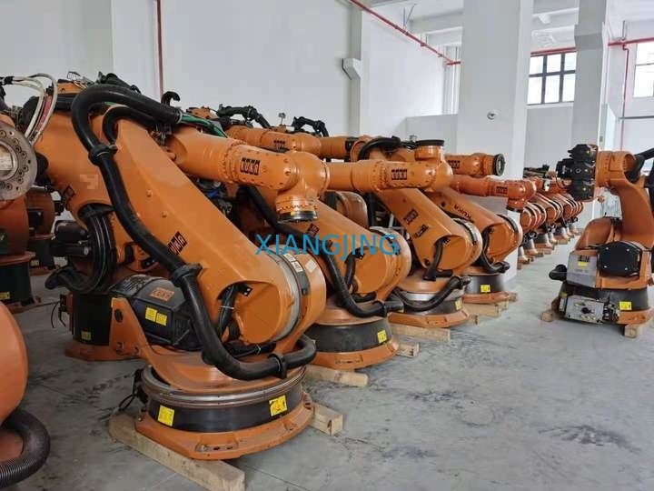 Używane 5-osiowe ramię robota KR 300-2 PA KUKA do pick and place