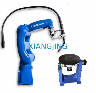 AR700 Industrial 6 Axis Używane ramię robota Yaskawa ze spawarką i palnikiem spawalniczym Mig