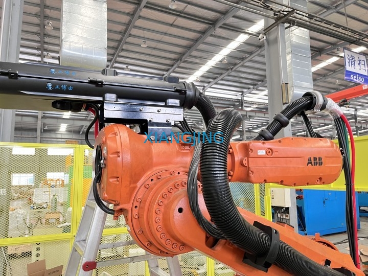 Robot przemysłowy Kuka KR 70 R2100 PA do używanego robota typu pick and place